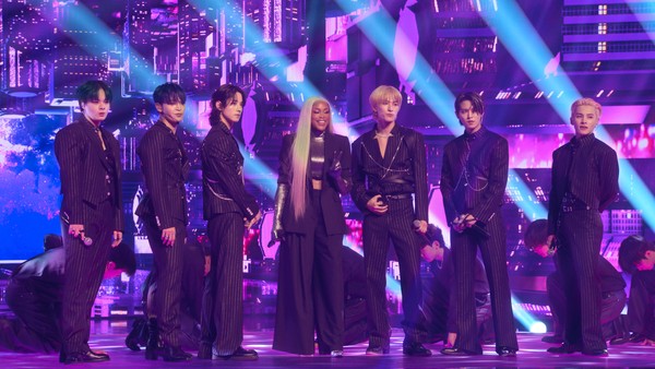 Apple TV+ estreia série 'K-POPPED' com artistas ocidentais e