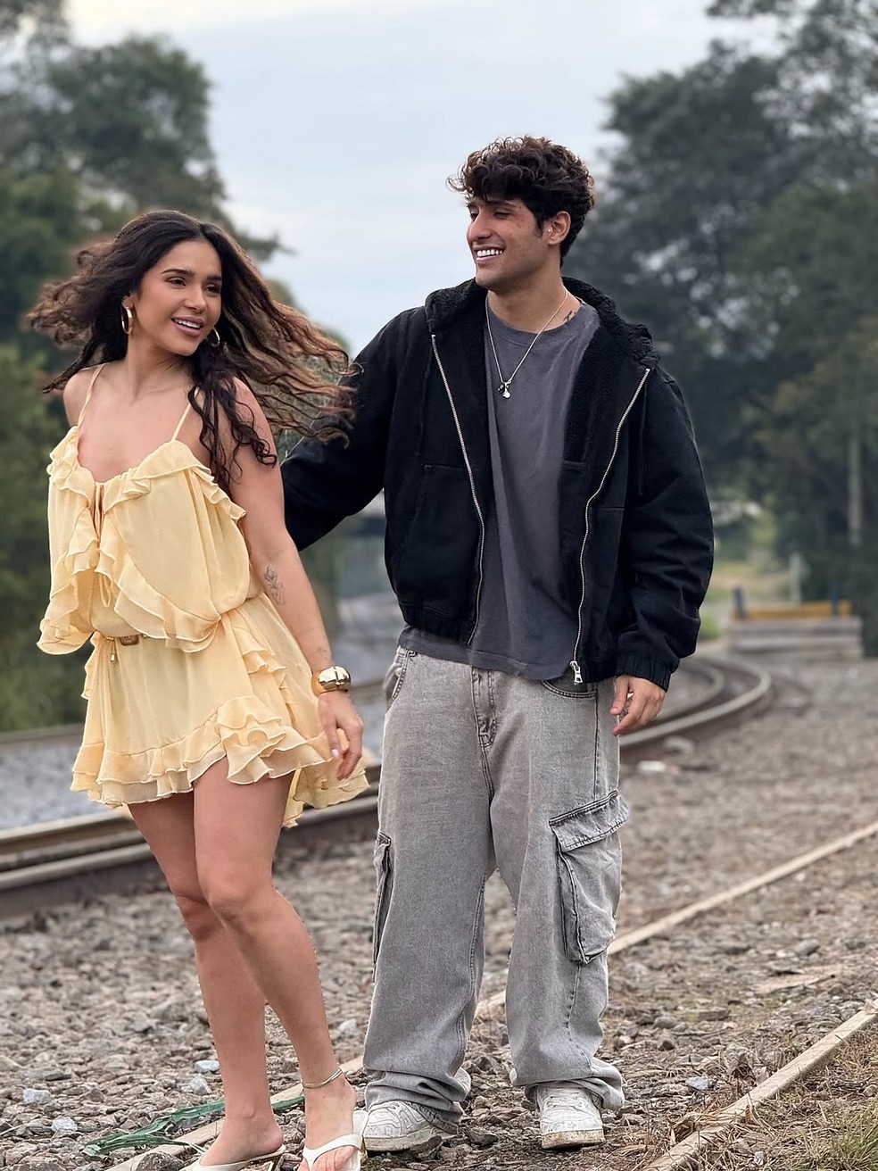 Gizelly Bicalho e Caue Fantin — Foto: Reprodução/Instagram