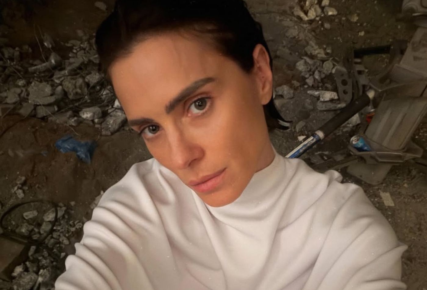 Carolina Dieckmmann detalha episódios sobrenaturais nas filmagens de 
