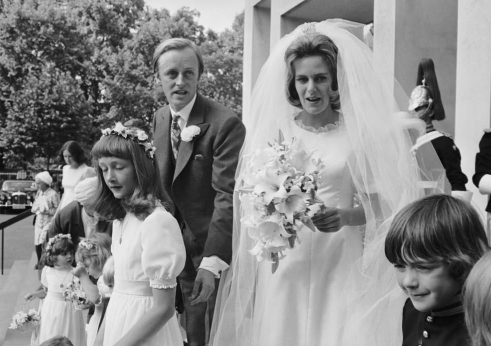 O casamento de Andrew Parker-Bowles e Camilla — Foto: Getty Images