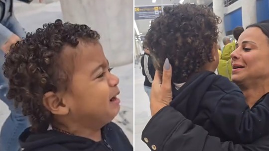 Viviane Araujo e filho choram de emoção com reencontro em aeroporto; assista