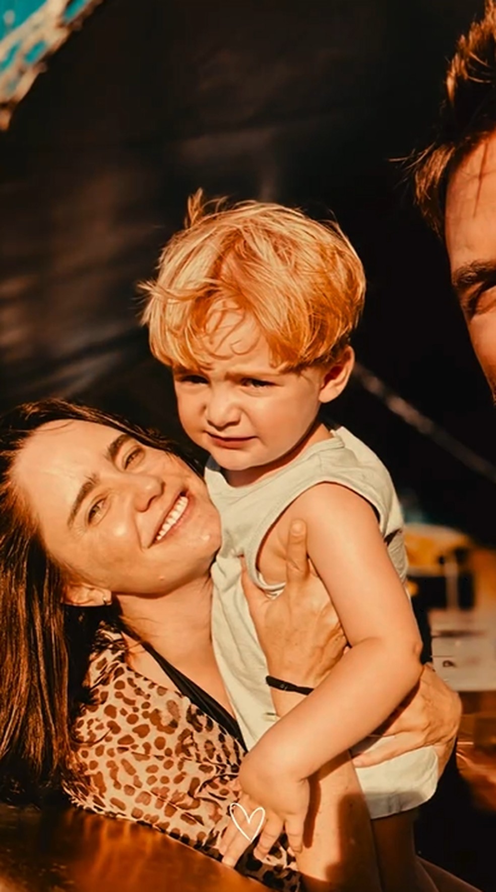 Fernanda Vasconcellos com Cássio Reis e o filho — Foto: Reprodução/Instagram