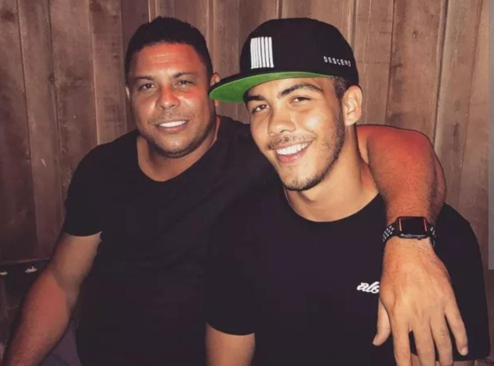 Ronaldo e o primogênito, Ronald — Foto: Reprodução do Instagram