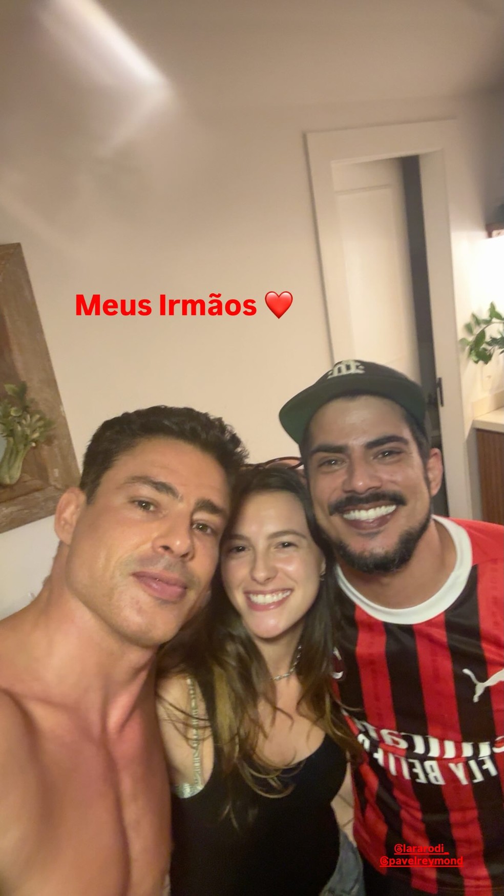 Os irmãos Cauã Reymond, Lara Rodi e Pável Reymond — Foto: Reprodução/Instagram