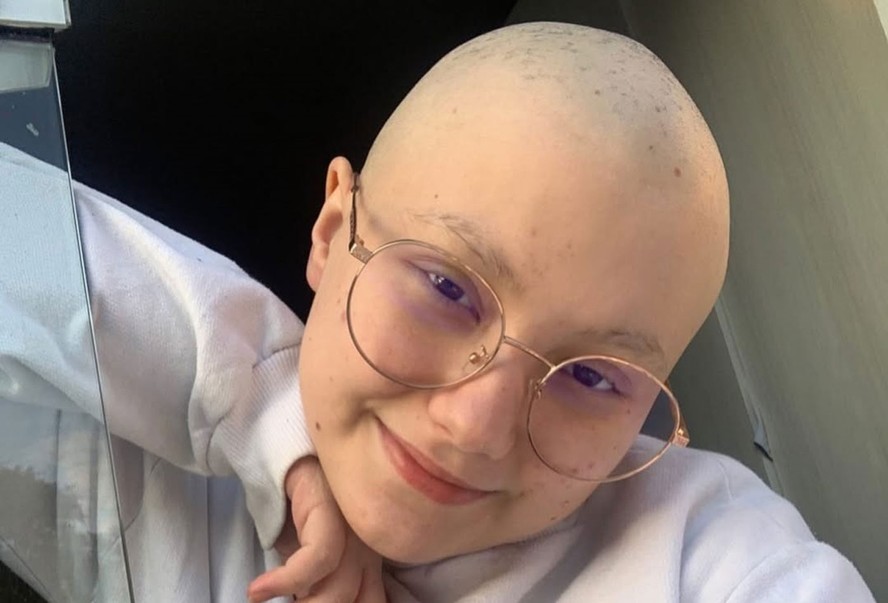 Pai de Isabel Veloso faz prece após declarar que seu quadro é grave: 'Permita que Isabel vença'