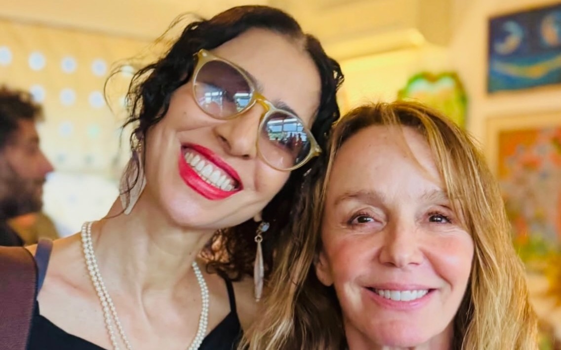 Atriz francesa de 'Emily in Paris' tieta Marisa Monte: '35 anos de amor pela sua música'