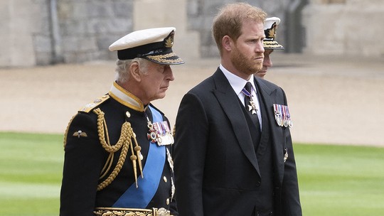 Saiba os 6 confrontos que o príncipe Harry enfrentará na coroação do rei Charles III