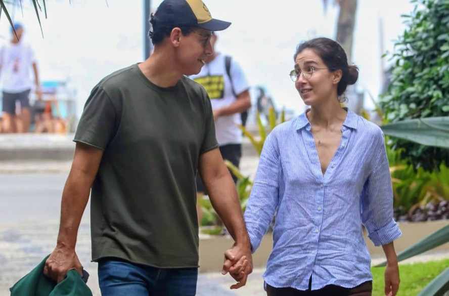 Marjorie Estiano passeia com o namorado, Márcio Maranhão