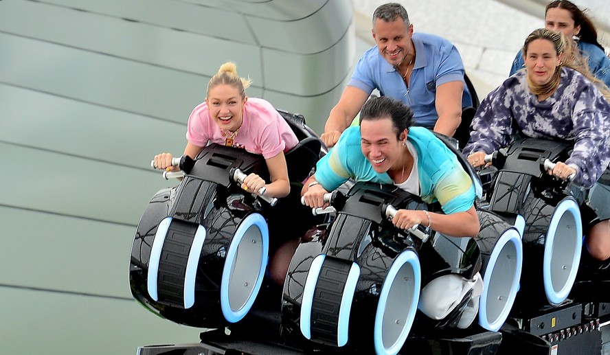 Gigi Hadid e amigos na Disney