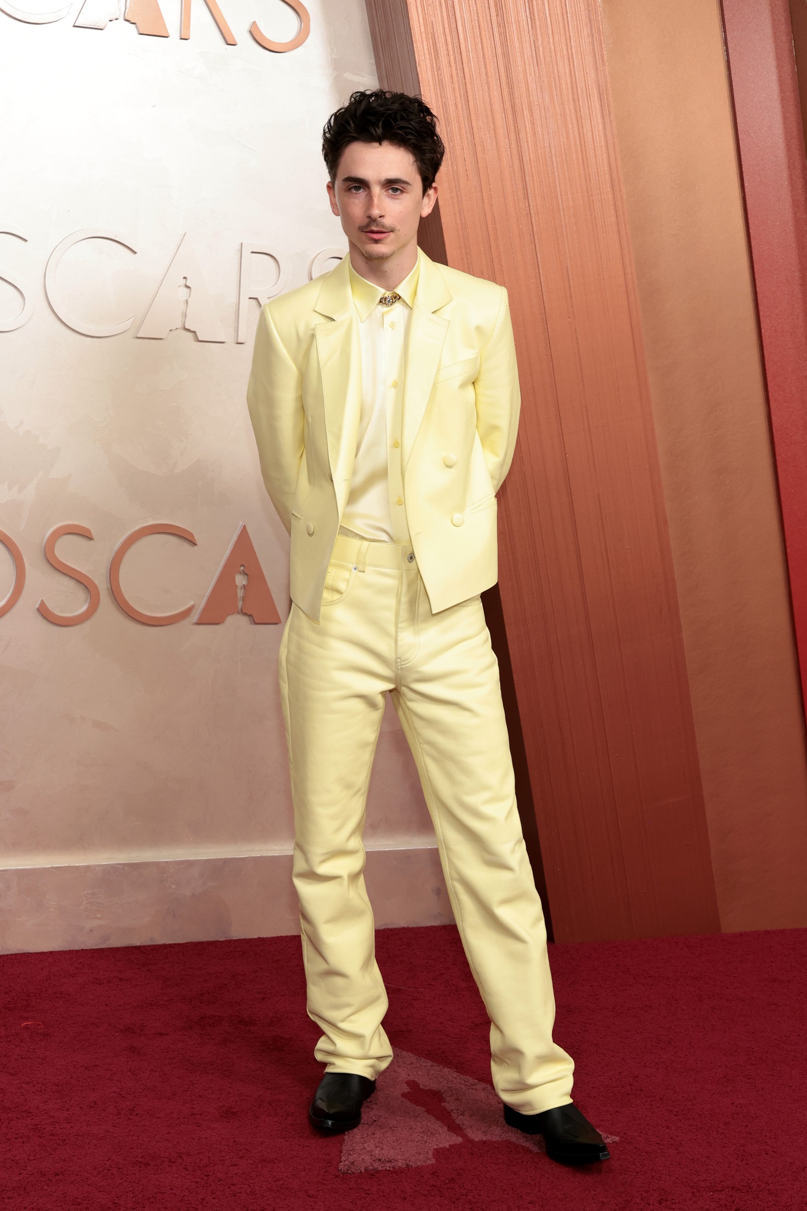 Oscar 2025: Web compara looks de Mikey Madison e Gwyneth Paltrow, que ...
