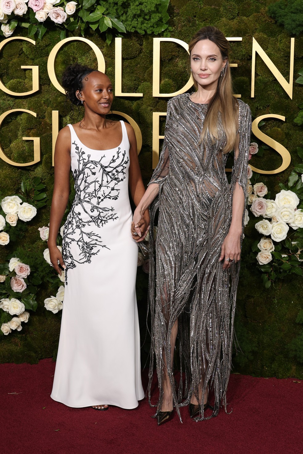 Angelina Jolie com a filha Zahara — Foto: Getty Images