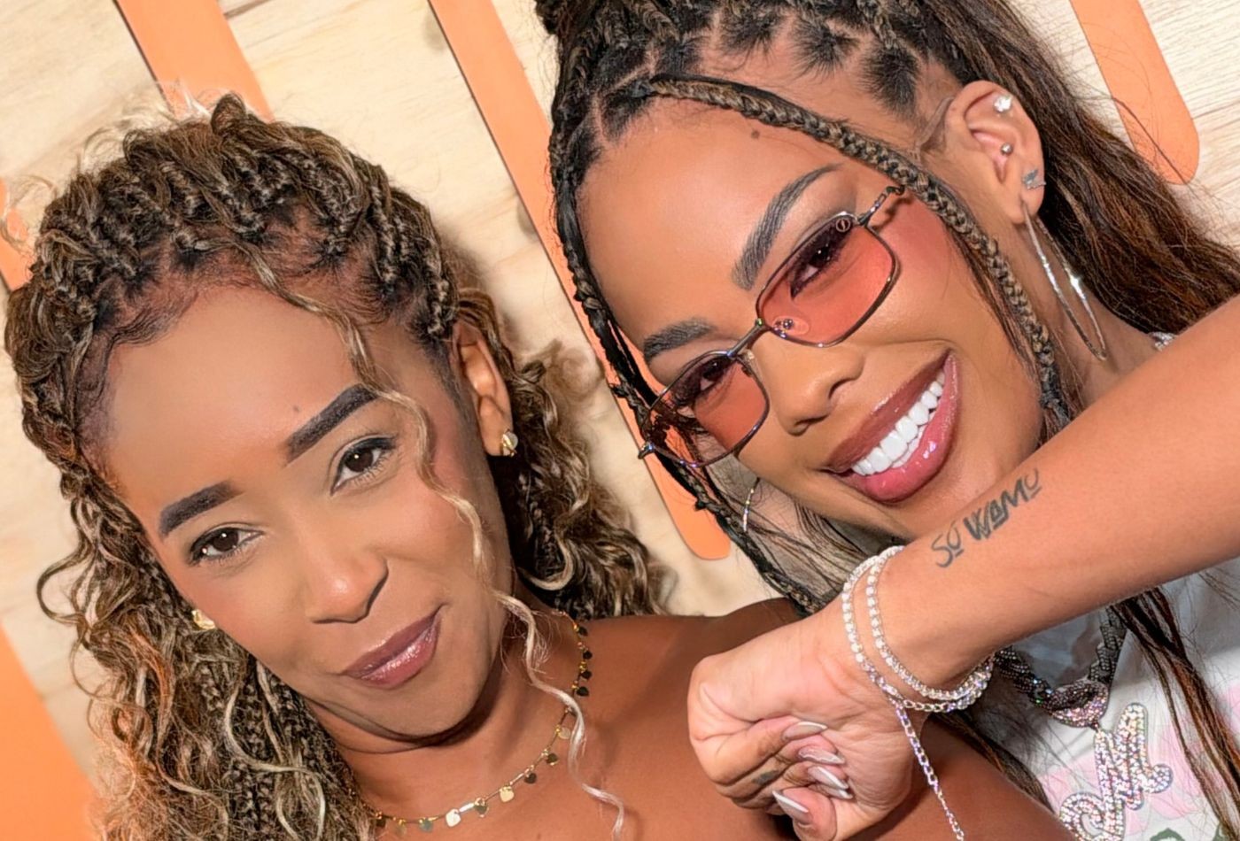 Fã tatua nome de projeto de Marvvila e mostra homenagem durante show em São Paulo; veja
