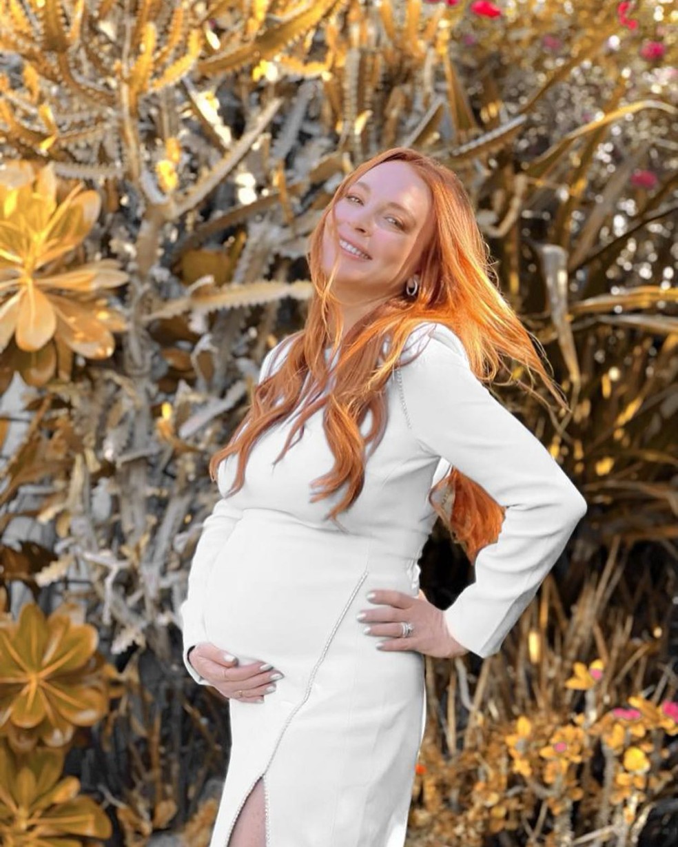 Lindsay Lohan abre álbum do chá de bebê e mostra barrigão pela primeira vez — Foto: Reprodução / Instagram