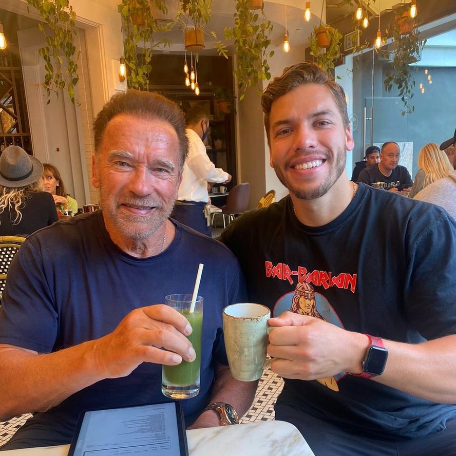 Arnold Schwarzenegger e o filho Joseph Baena