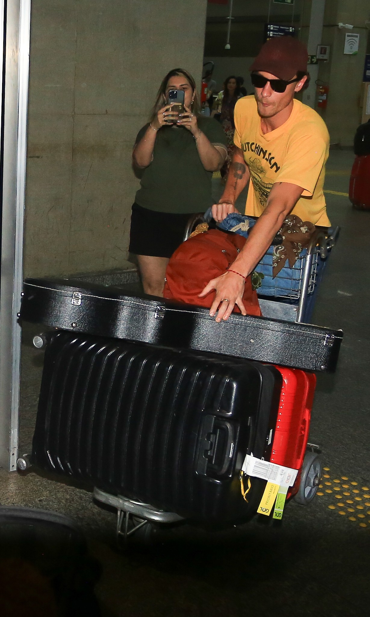 Após dias de romance em Alagoas, Bruna Marquezine e Shawn Mendes voltam pro Rio — Foto: Delson Silva / AgNews