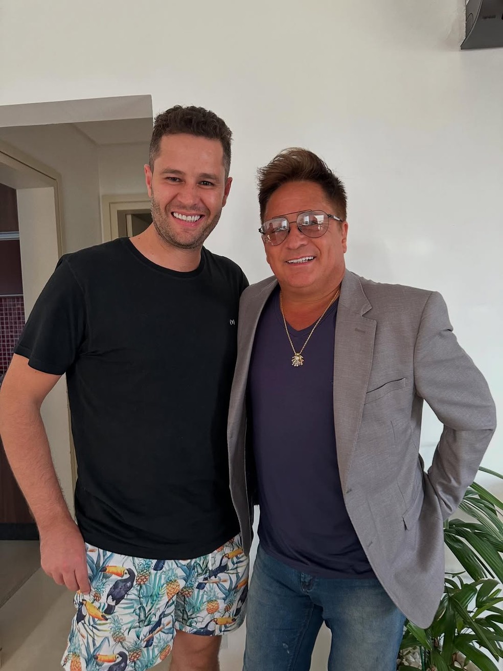 Pedro Leonardo com o pai, Leonardo — Foto: Reprodução/Instagram