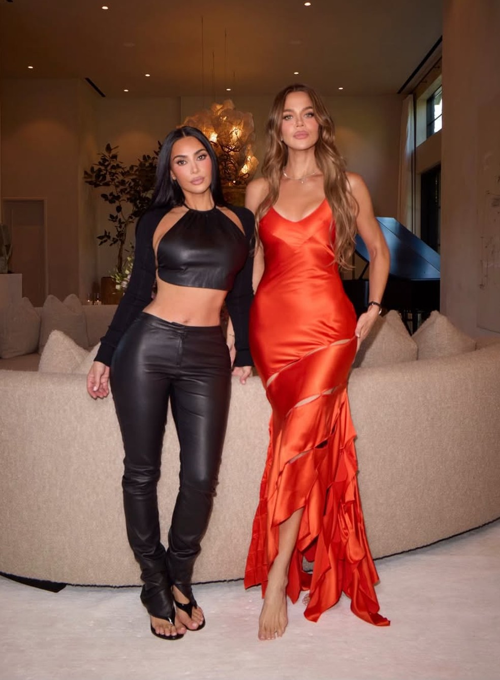 Kim Kardashian e Khloé Kardashian — Foto: Reprodução/Instagram
