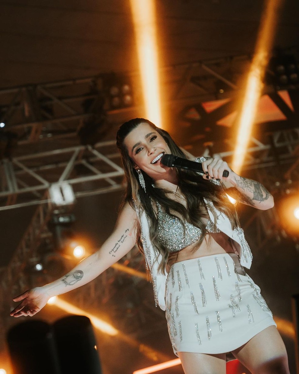 Lauana Prado comemora sua melhor fase e fala sobre luta feminina no  sertanejo
