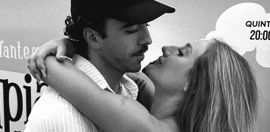 Bruna Griphao ganha 'mão boba' do namorado e entrega prova de amor