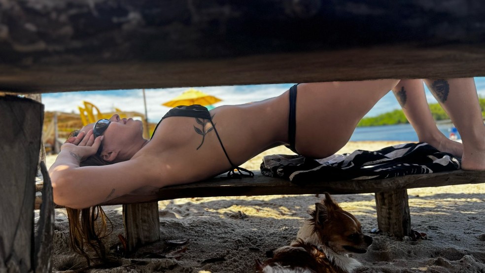 Alinne Rosa abre álbum de fotos em férias paradisíacas após Carnaval — Foto: Reprodução