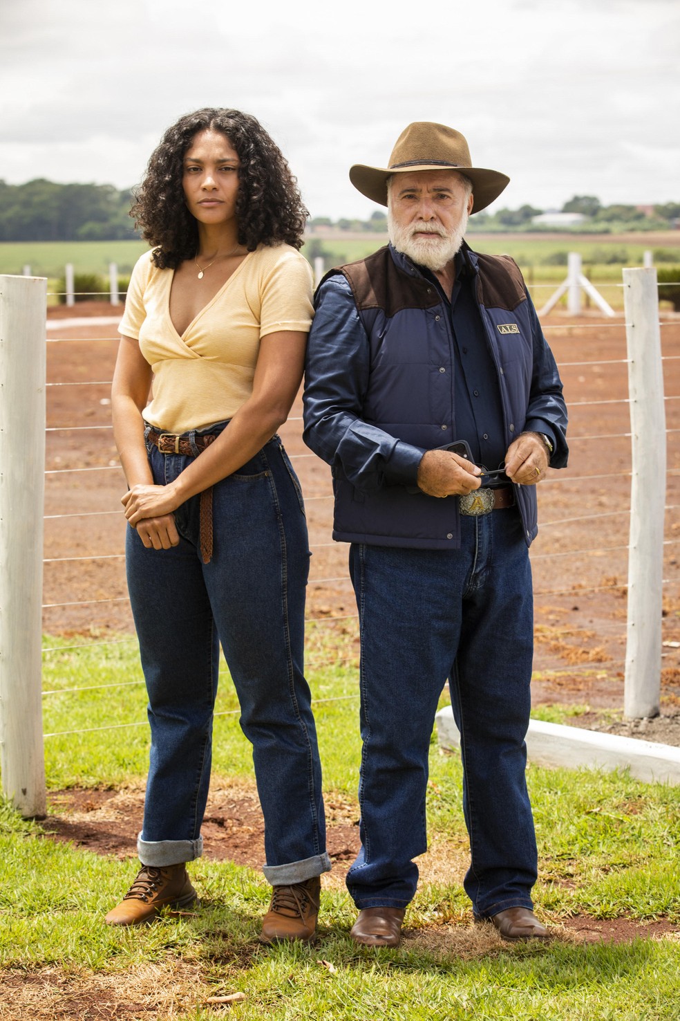 Barbara Reis e Tony Ramos, como Aline e Antônio La Selva, em 'Terra e Paixão' — Foto: Globo/João Miguel Júnior