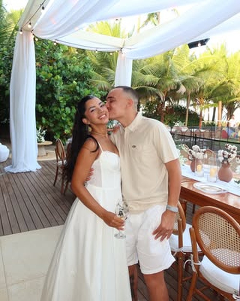 João Gomes e Ary Mirelle comemoram dois anos de casamento — Foto: Reprodução/Instagram
