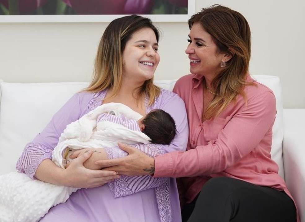 Viih Tube com a filha, Lua Di Felice, e mãe, Viviane — Foto: Instagram