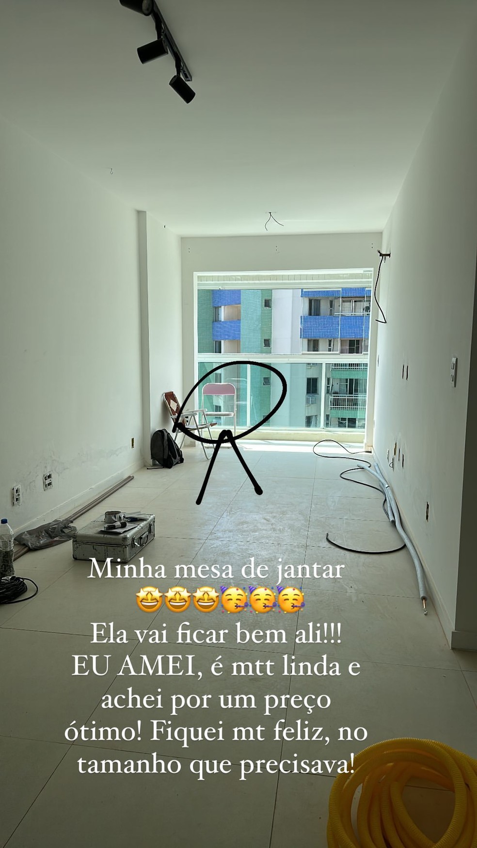 Giulia Costa mostra reforma, perrengues e vista do apartamento onde vai morar sozinah — Foto: Reprodução/Instagram