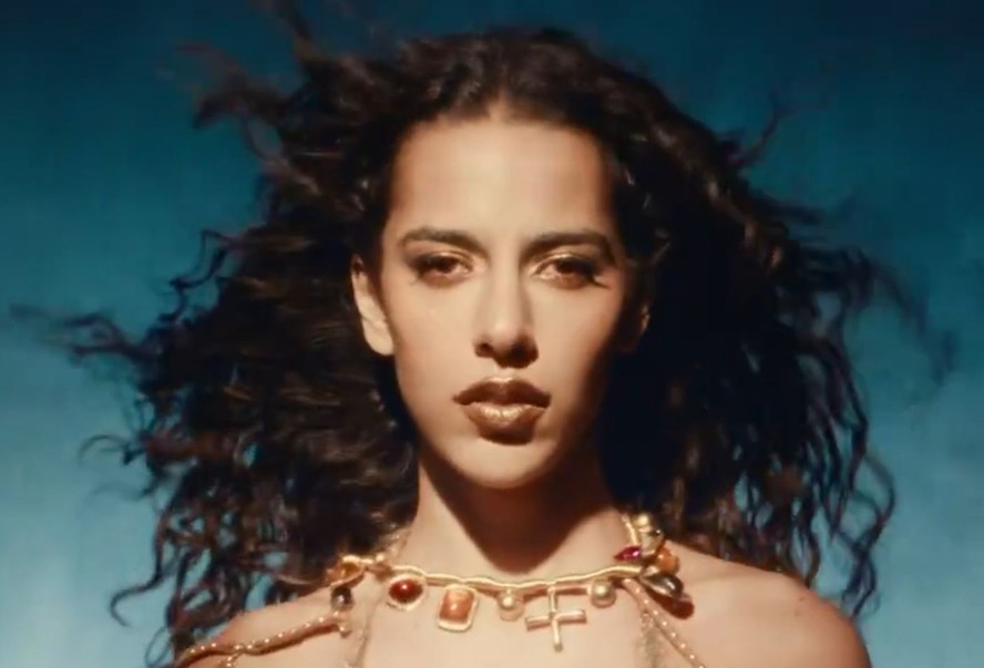 Marina Sena aposta em look sexy para anunciar o novo álbum, 'Coisas ...