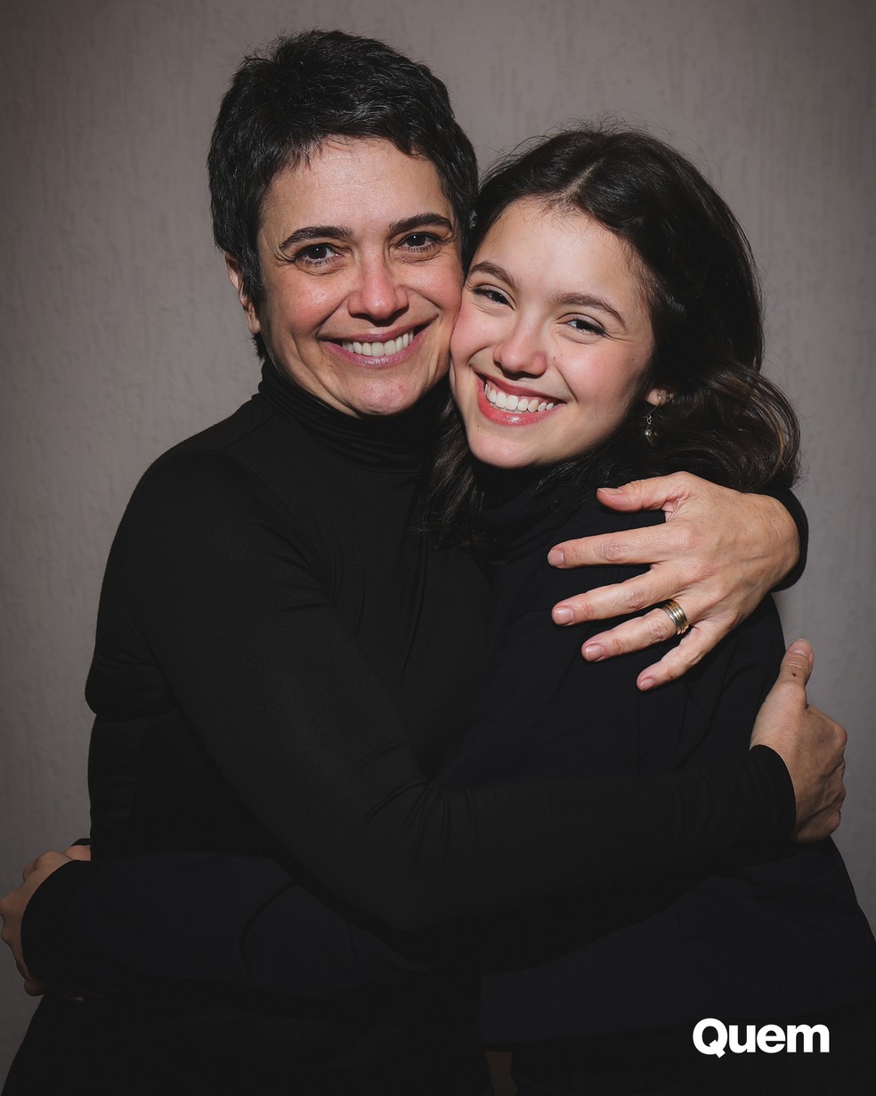 Sandra Annenberg e a filha, Elisa  — Foto: Rafael Cusato/ Quem