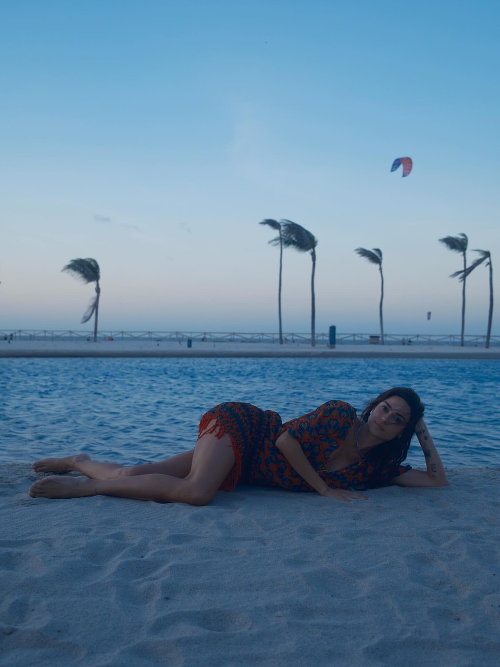 De biquíni de crochê e florzinha, Thaila Ayala esbanja carão e corpão durante viagem em família — Foto: Reprodução/Instagram