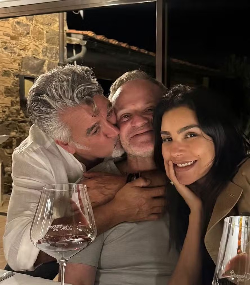 Rubinho Barrichello e Cíntia Chagas com amigo — Foto: Reprodução/Instagram