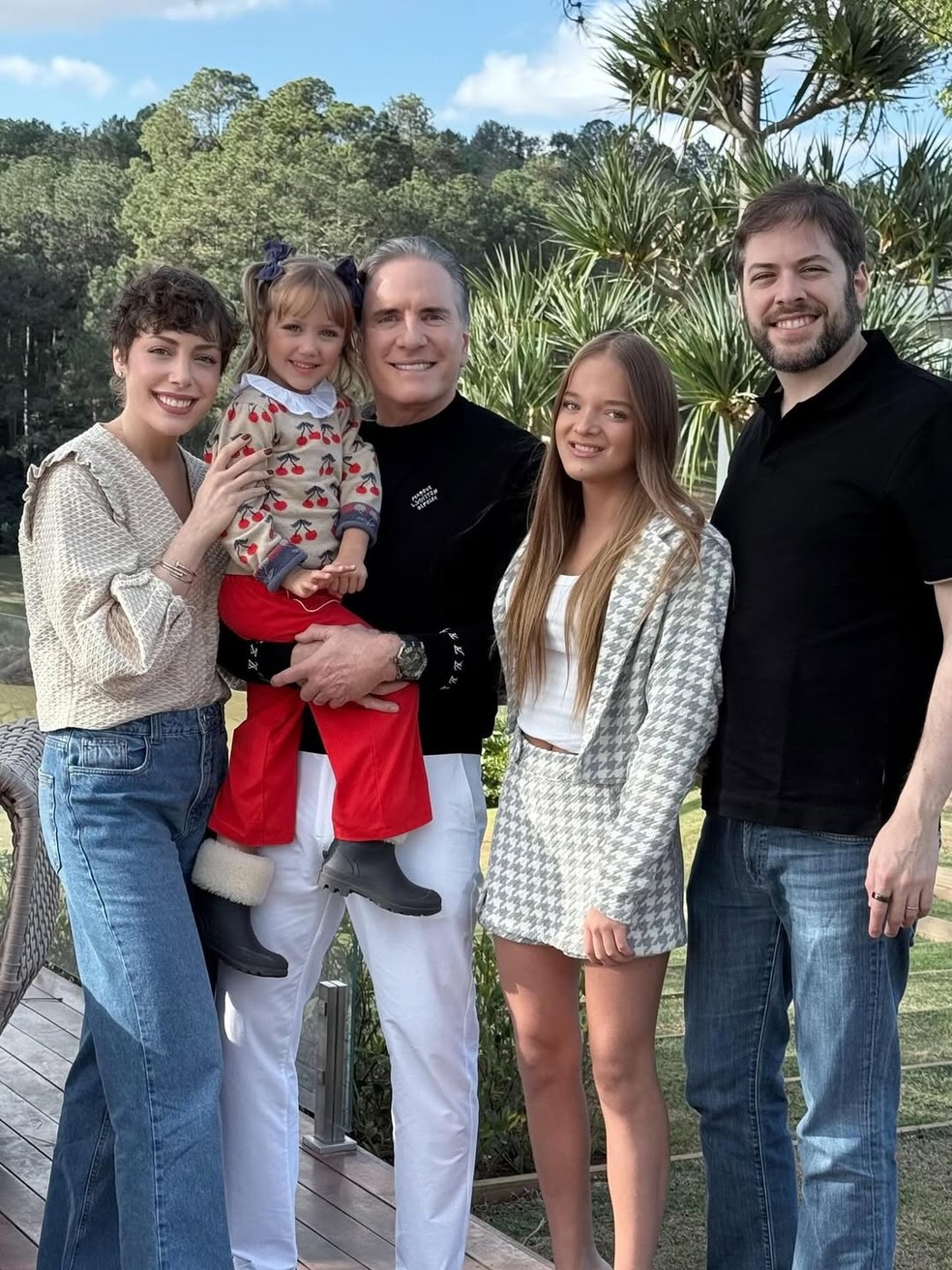 Roberto Justus com Fabi, Vicky, Rafa e Ricardo — Foto: Reprodução/Instagram