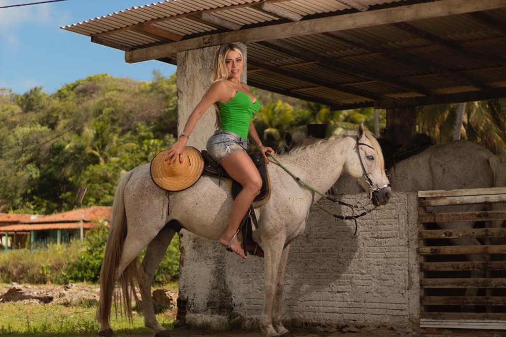 Marcela Porto, a Mulher Abacaxi — Foto: Allan Bertozzi