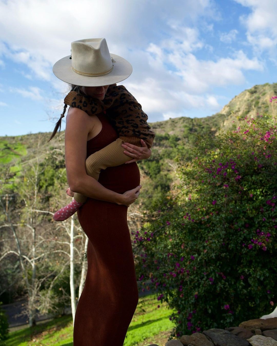 Nikki Reed com a filha mais velha, Bodhi — Foto: Reprodução Instagram