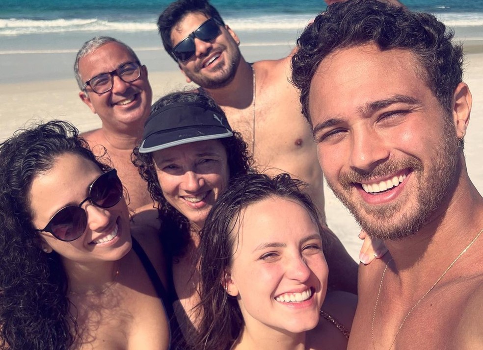 Família de André Luiz é adepta ao espiritismo — Foto: Reprodução/ Instagram