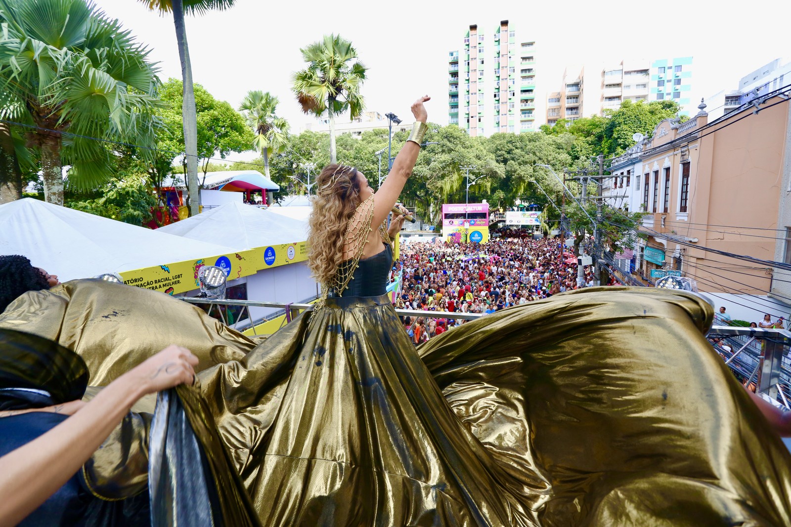Daniella Mercury em Salvador — Foto: Fabrício Pioyni/AgNews