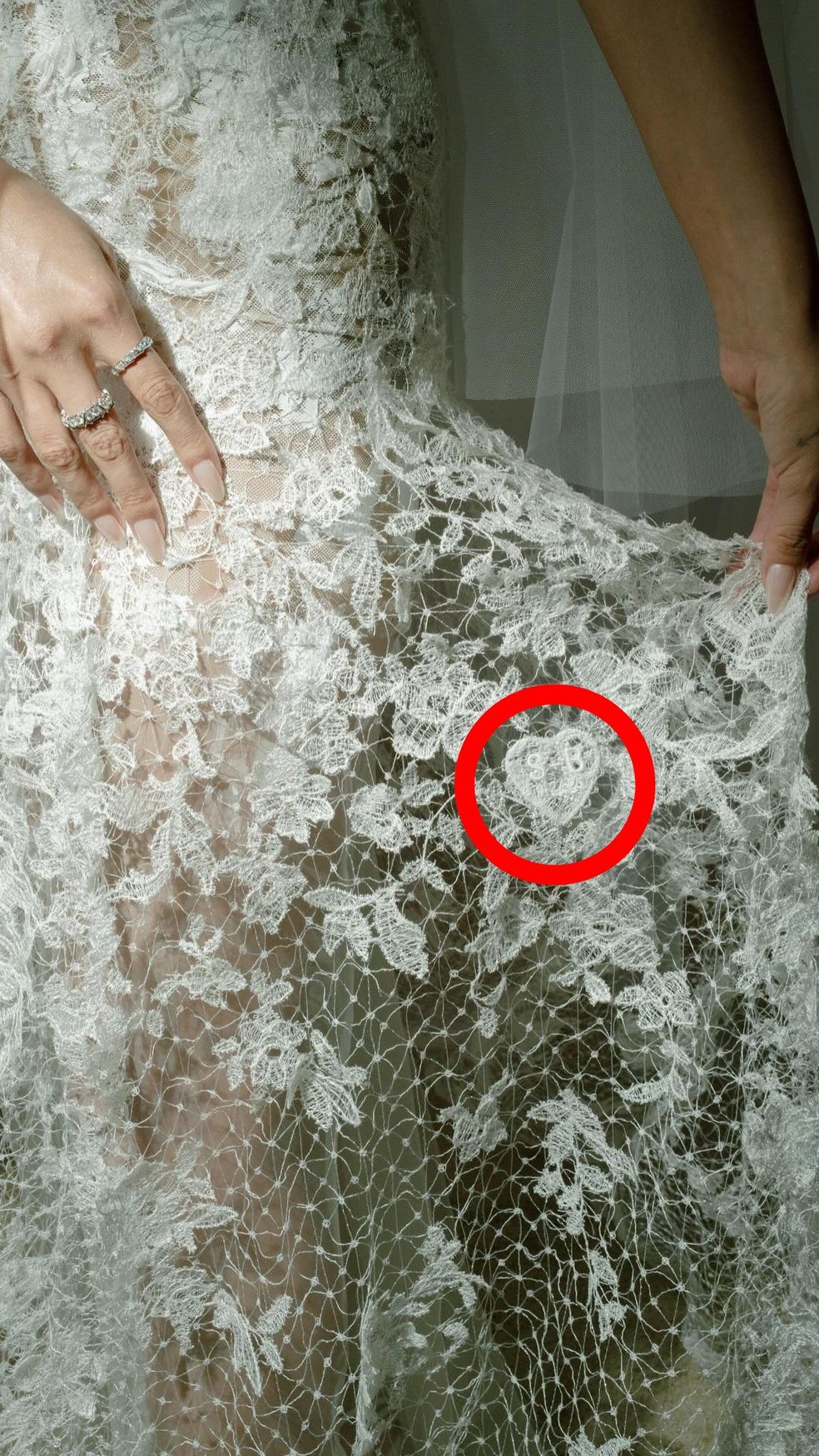Vestido de noiva de Selena Gomez — Foto: Reprodução | Instagram