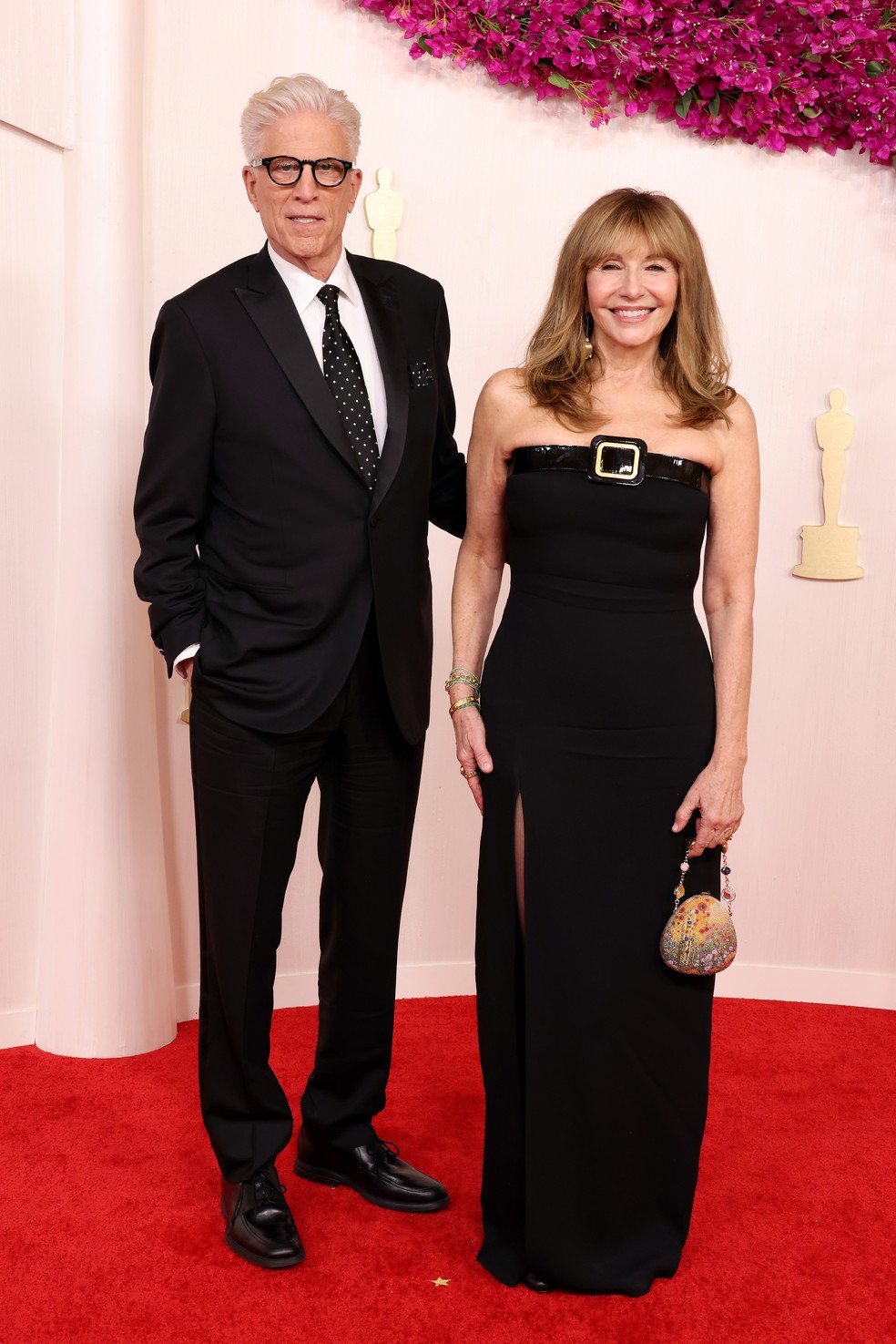 Ted Danson e Mary Steenburgen (ela, vestindo Tom Ford) — Foto: Getty Images