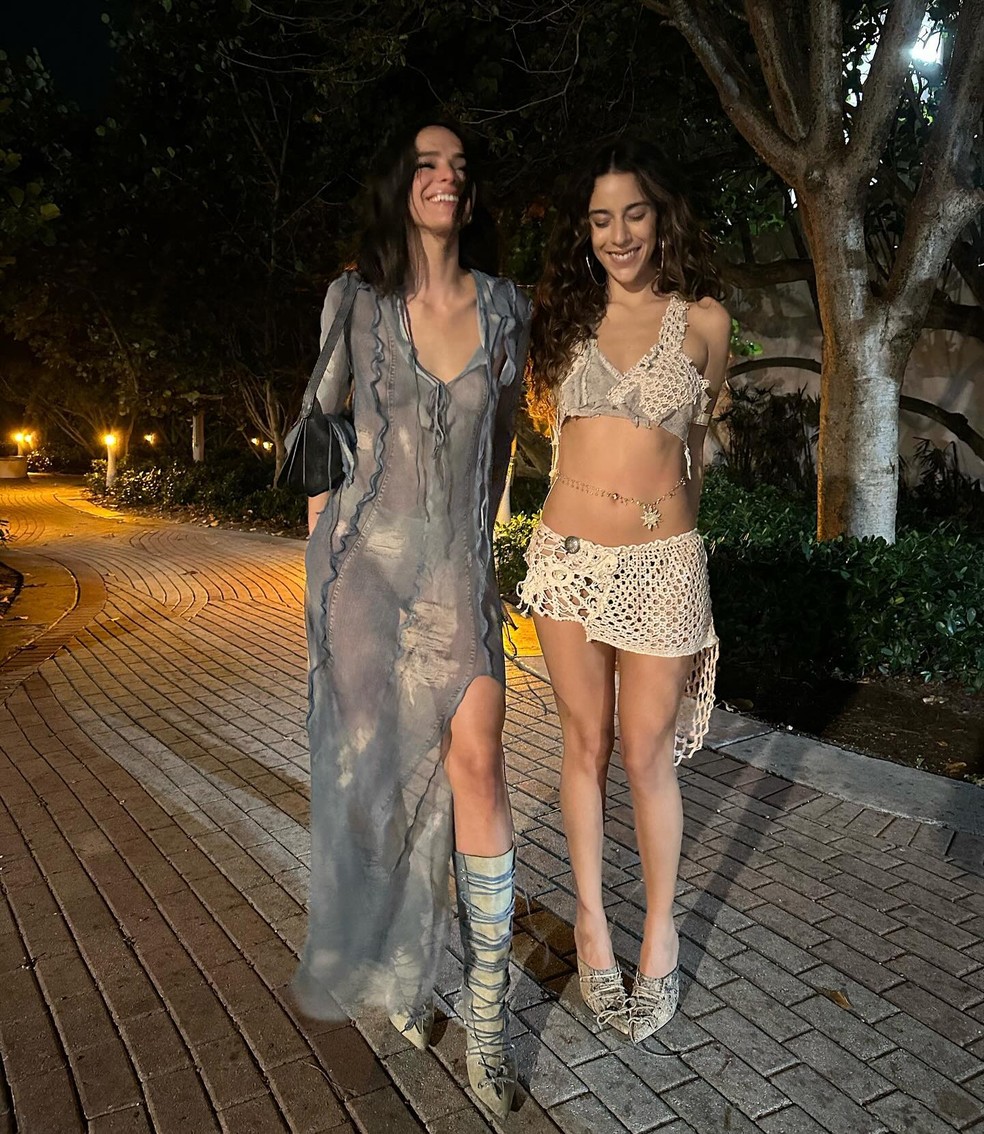 Bruna Marquezine e Marina Sena — Foto: Reprodução/Instagram