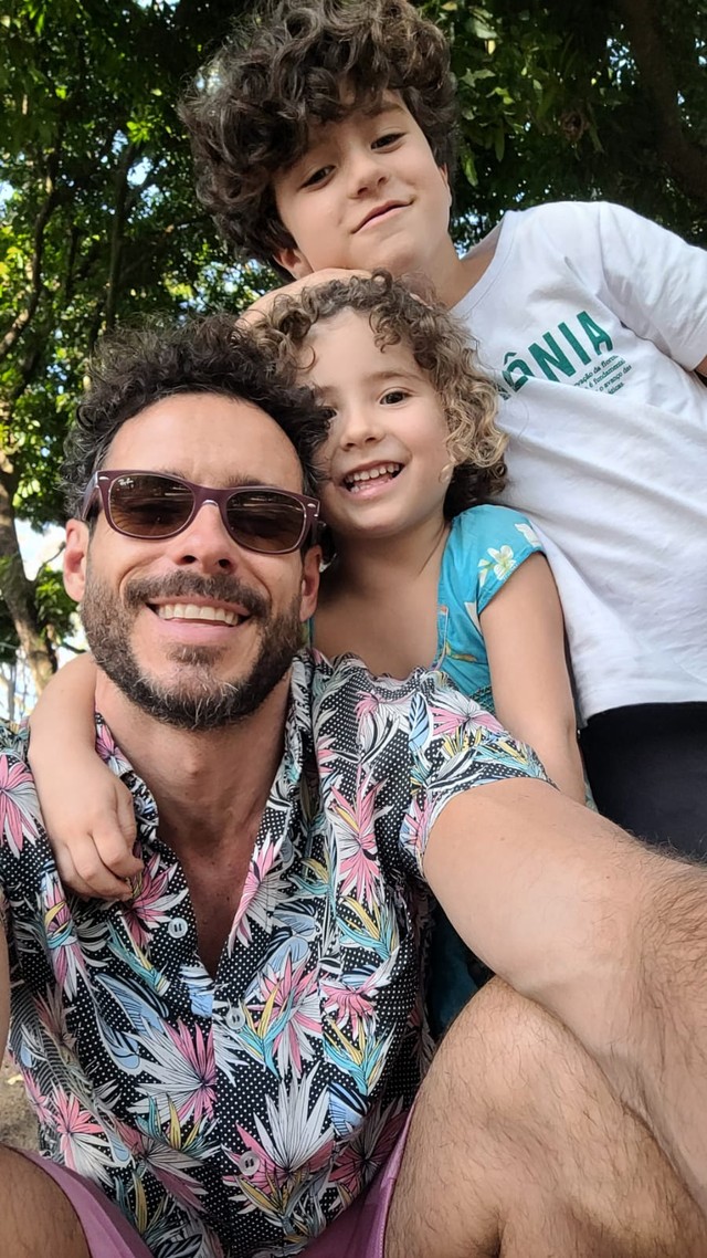 Conheça Matheus Prestes, o vilão Tairone da novelinha vertical 'Uma ...