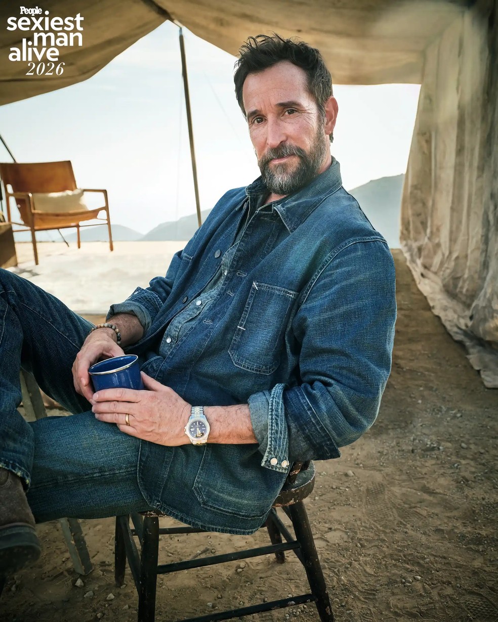 Noah Wyle, de 'The Pitt', é eleito o homem mais sexy do mundo em 2026; saiba tudo — Foto: Jeff Lipsky/Four Eleven Agency/People