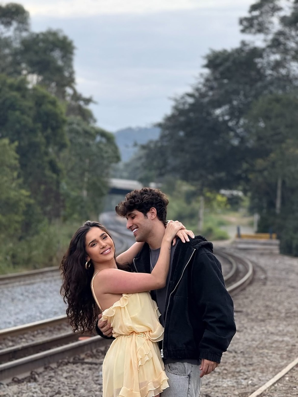 Gizelly Bicalho e Caue Fantin — Foto: Reprodução/Instagram