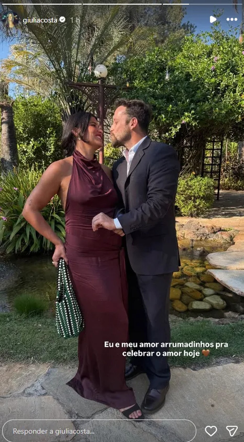 Giulia Costa com novo namorado em casamento — Foto: Reprodução/Instagram