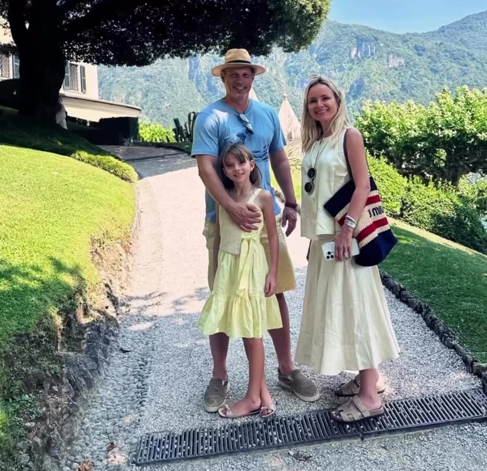 Eliana abre álbum das férias com Adriano Ricco, a filha, Manuela, e sem o filho, Arthur — Foto: Reprodução/Instagram