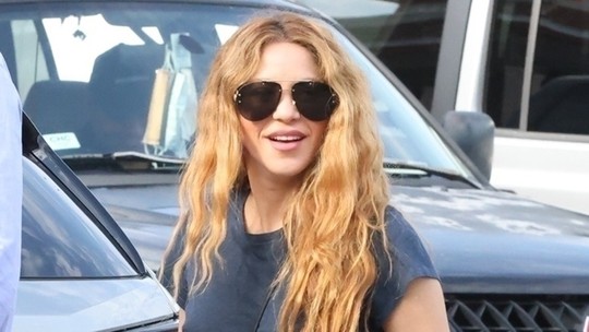 Shakira vive affair com jogador da NBA, diz site