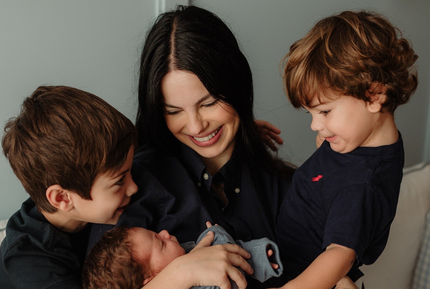 Sthefany Brito encanta em fotos com  os filhos: 'Amo incondicionalmente'