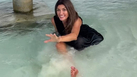 Isabella Fiorentino leva tombo no mar ao cair de ponte nas Maldivas