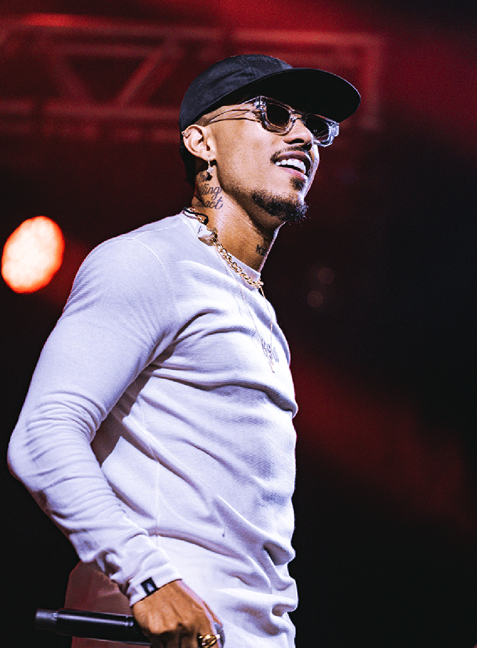 Angelino, vocalista do Kamisa 10, uma das atrações do Natal das Marias e do José — Foto: Henrique Alkimim/Divulgação