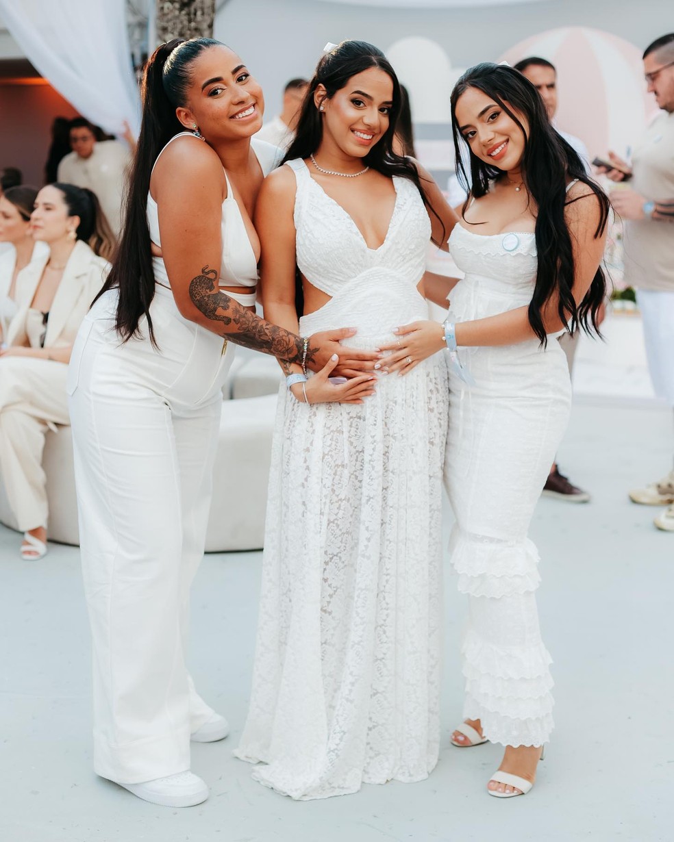 MC Loma, Mirella e Mariely Santos — Foto: Reprodução/Instagram